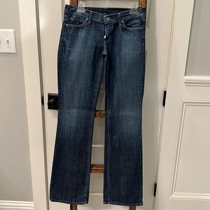 Denim jeans. Bootcut.